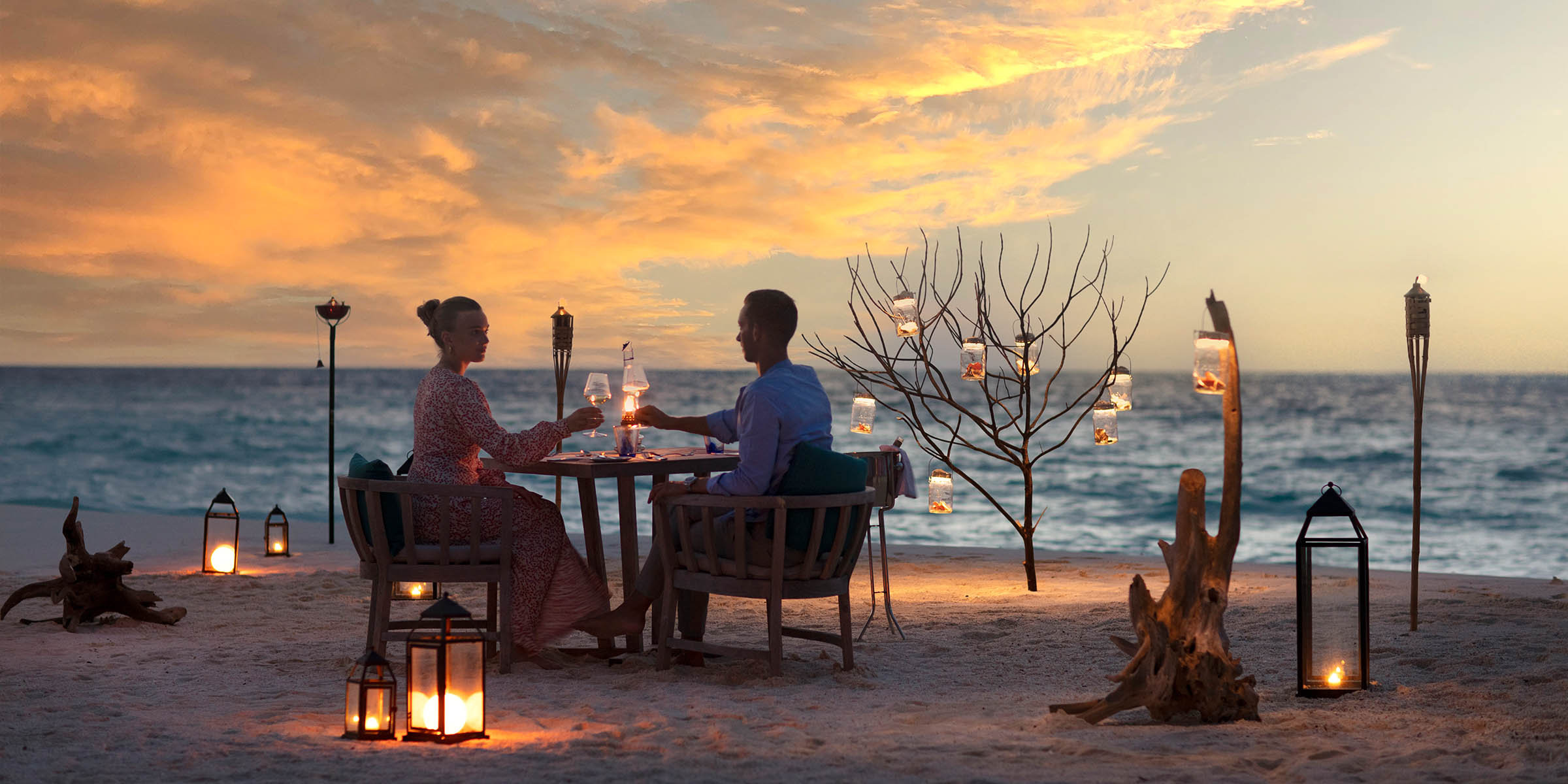 hurawalh-beach-dinner